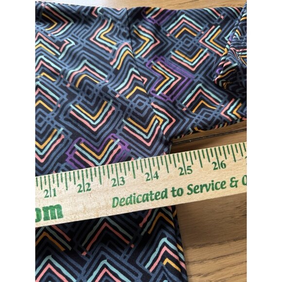 LuLaRoe T Shirt‎ Size Small High Low Short Sleeve Geometric Stretch Teacher - Picture 5 of 8